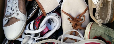 Yarit, tri de vêtements, de chaussures et de jouets de seconde main